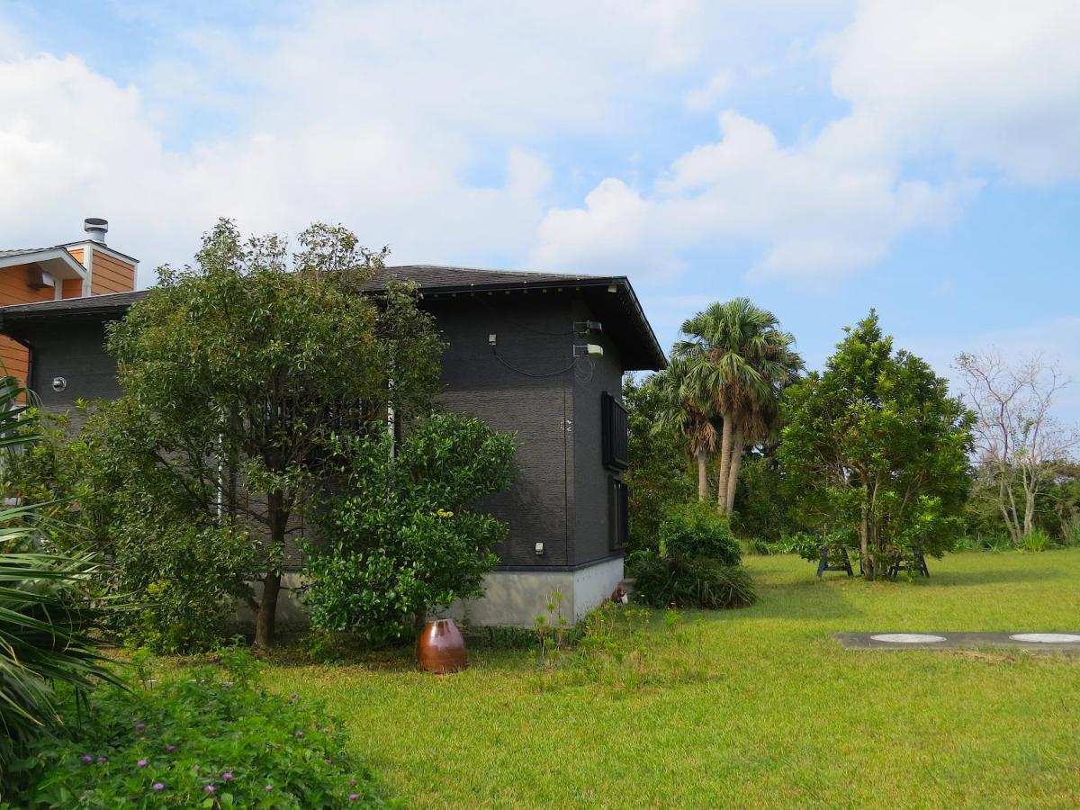 Cottage Orange House Yakushima Yakushima  Eksteriør billede